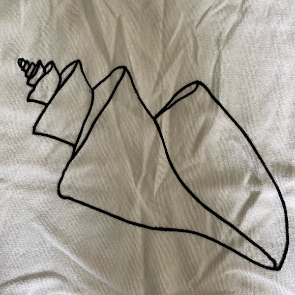 Shell Embroidered Boxy Top - Picture 3 of 3